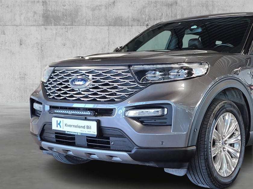 Bilde 2 av Ford Explorer Plug-In Hybrid 3.0 V6 PHEV Platinium Krok Pano 7 seter Navigasjon DAB