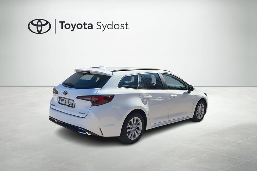 Bild 2 av Toyota Corolla Touring Sports Hybrid Backkamera, Rattvärme, Nyckelfri start, LED strålkastare, Låga mil