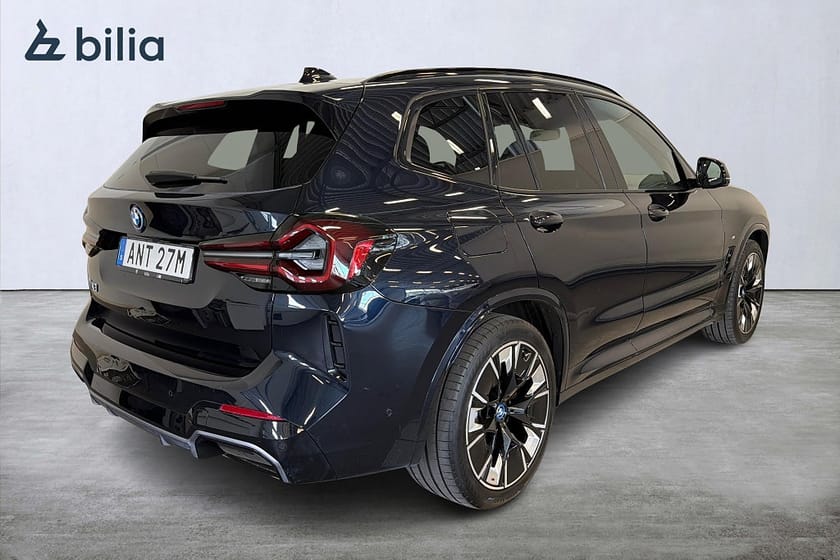 Bild 5 av BMW iX3 M Sport Charged Plus Pano/HuD/Drag/Elstol/360/HK/20"