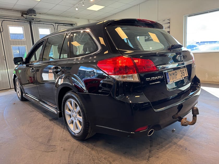 Bild 3 av Subaru Legacy Wagon 2.5 4WD Aut Drag VÄRMARE Ny besiktad skinn 167hk