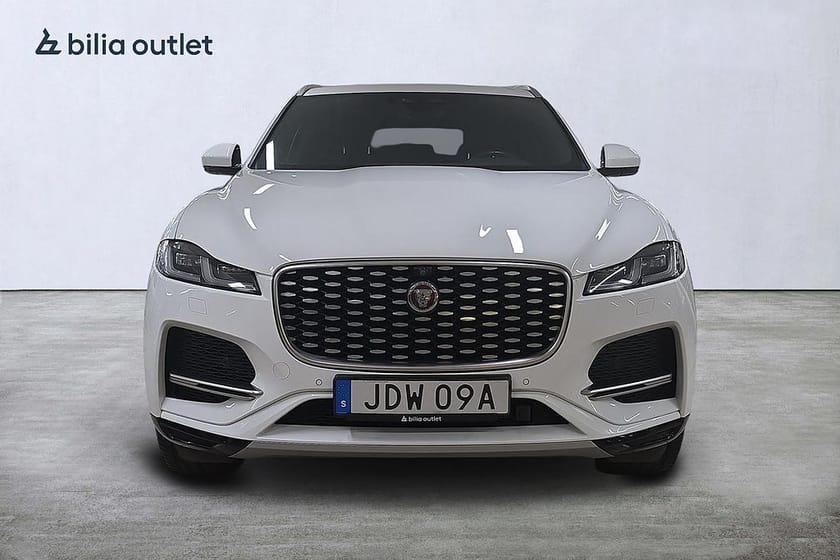 Bild 3 av Jaguar F-Pace P250 AWD Panorama Skinn Navi 360°