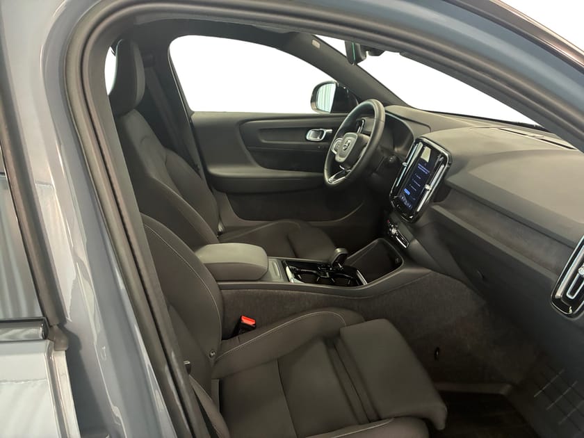 Bild 4 av Volvo XC40 Recharge Plus Edition | Backkamera | Värmepump |