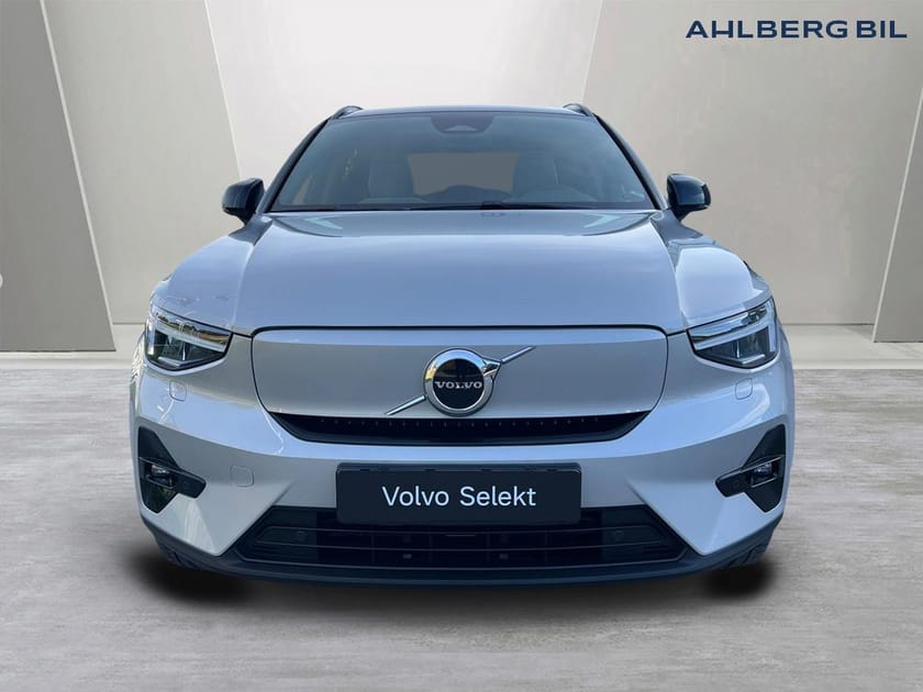 Bild 4 av Volvo EX40 Single Motor Extended Range ⚪ Plus, OUTLET, Klimatpaket, Parkeringskamera Bak, Baklucka Elmanövrerad, Google Maps