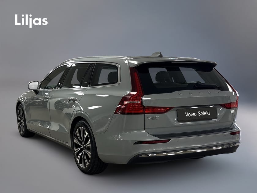 Bild 4 av Volvo V60 Recharge T6 AWD Core Bright//Dragkrok//