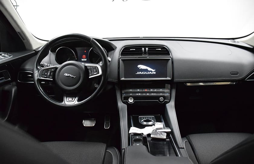 Bild 4 av Jaguar F-Pace 20d AWD R-Sport Dragkrok Nav