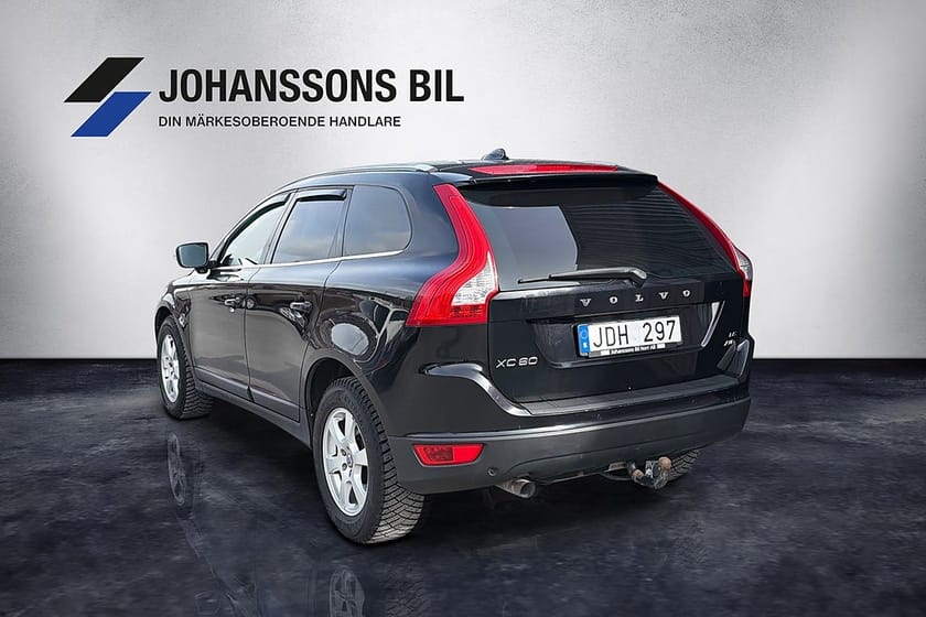 Bild 3 av Volvo XC60 D5 AWD Summum D-värmare Drag Helskinn SoV-däck BLIS