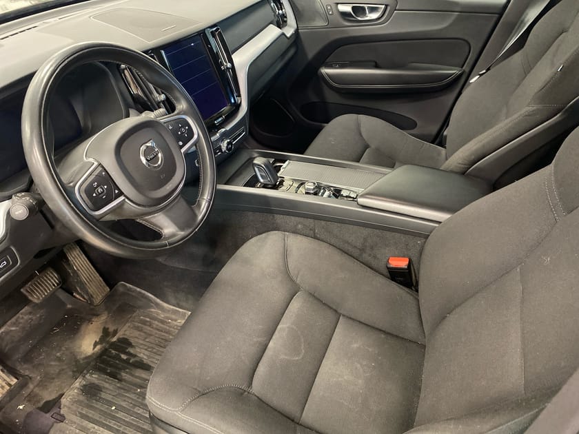 Bild 3 av Volvo XC60 B4 AWD Diesel Momentum Advanced SE - Dragkrok, Backkamera, Navigation