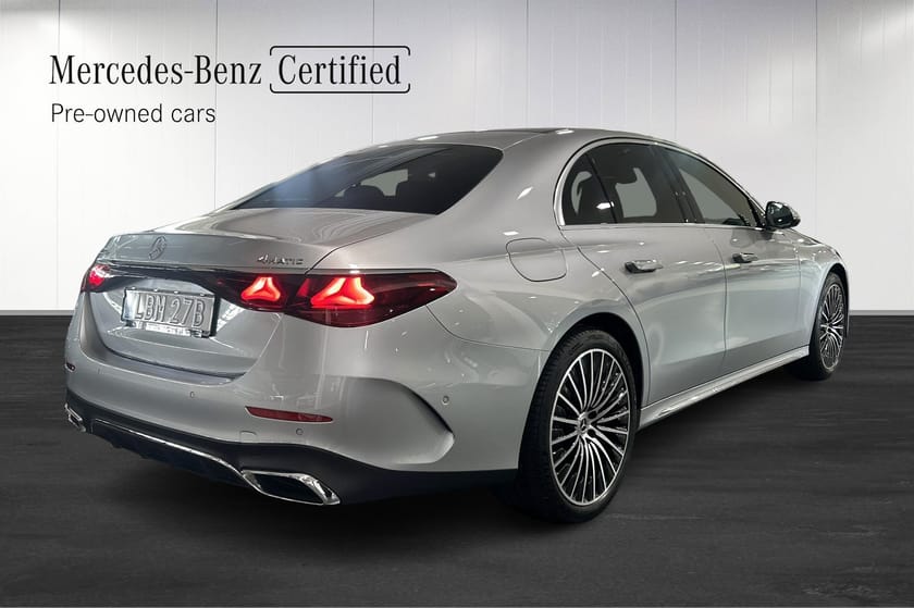 Bild 4 av Mercedes-Benz E 300 d e 4MATIC DE Sedan AMG Advanced Edition