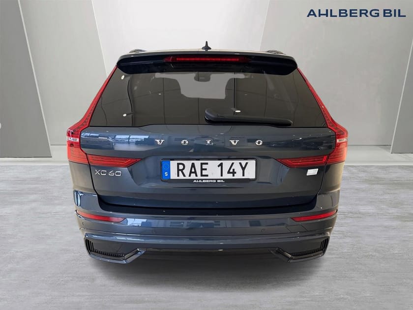 Bild 4 av Volvo XC60 Recharge T8 Plus Dark, Dragkrok Halvautomatisk, Parkeringskamera 360, HarmanKardon PremiumSound, Google Maps
