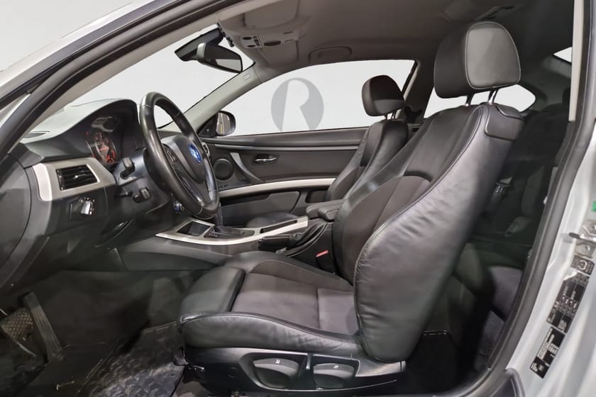 Bild 3 av BMW 320d Coupé 184 HK AUT DYNAMIC DRAG 11300MIL NYBES 17"