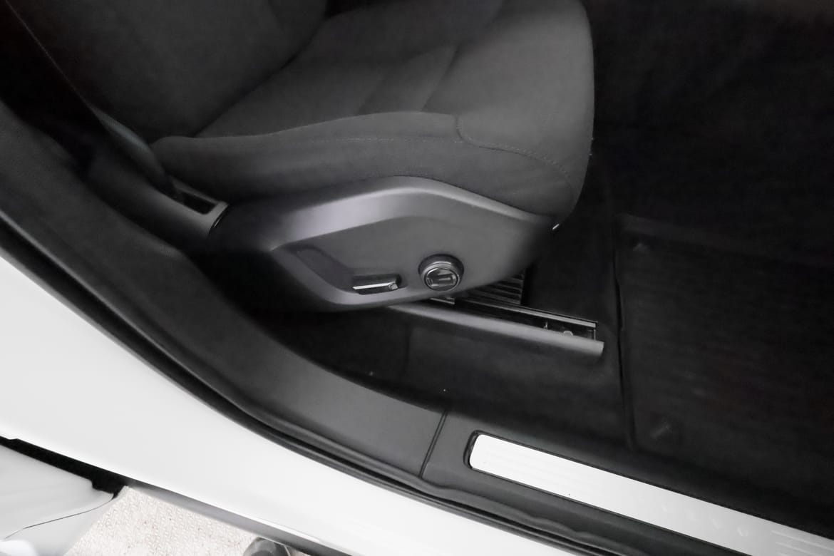 Volvo XC60 2022 - miniatyr 13