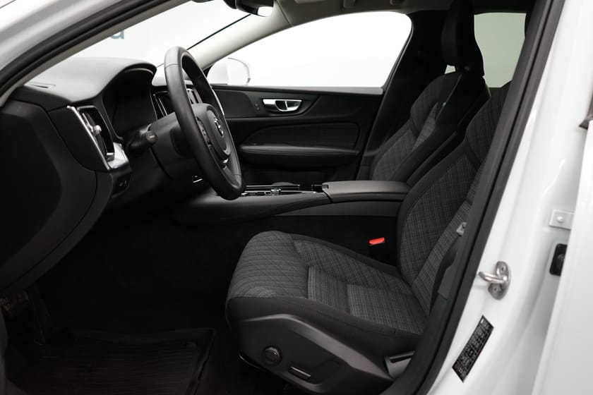 Bild 5 av Volvo V60 Recharge T6 Core Edition, Navigation, on call