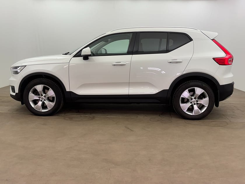 Bild 3 av Volvo XC40 D4 AWD 190hk Momentum Intro Edit B-kamera Drag Skinn