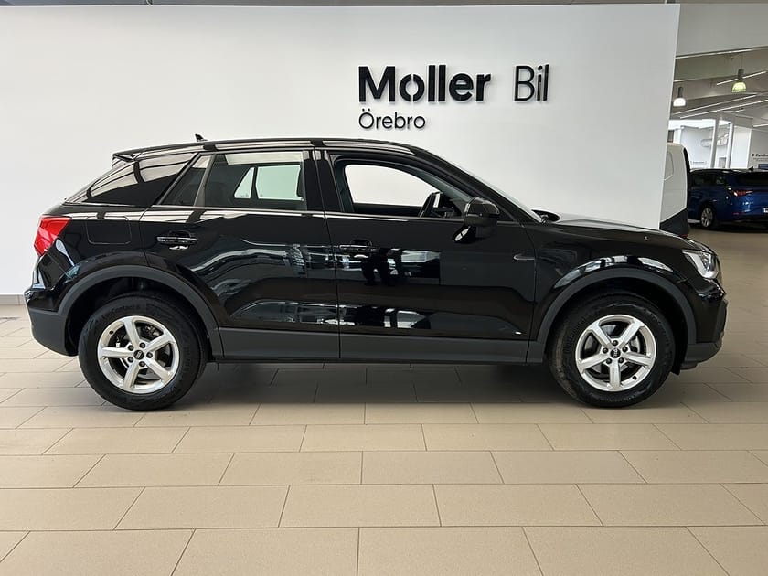 Bild 3 av Audi Q2 35 TFSI S Tronic 150hk / Cockpit / Backkamera