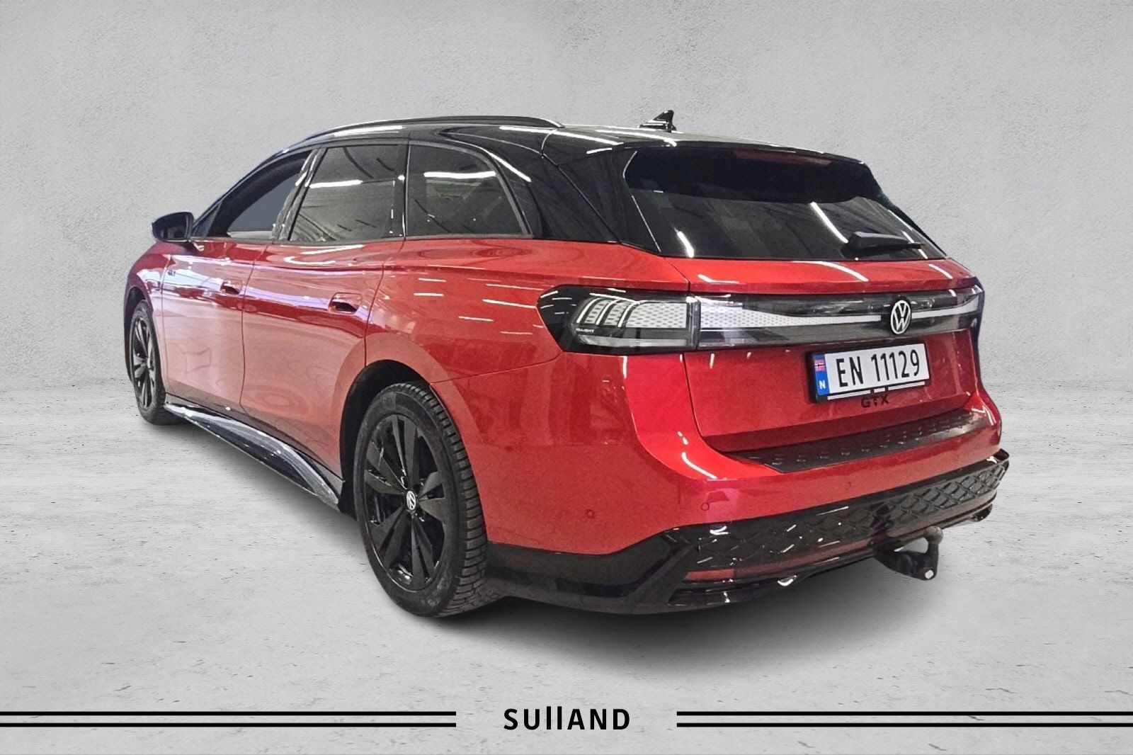 Thumnail bilde 2 av Volkswagen ID.7 GTX Tourer