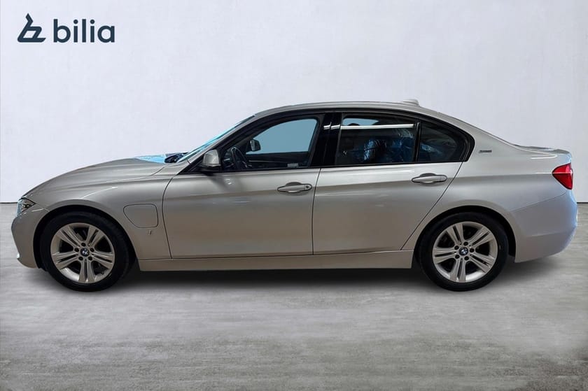 Bild 2 av BMW 330e Sedan IPerformance Model Sport 252HK
