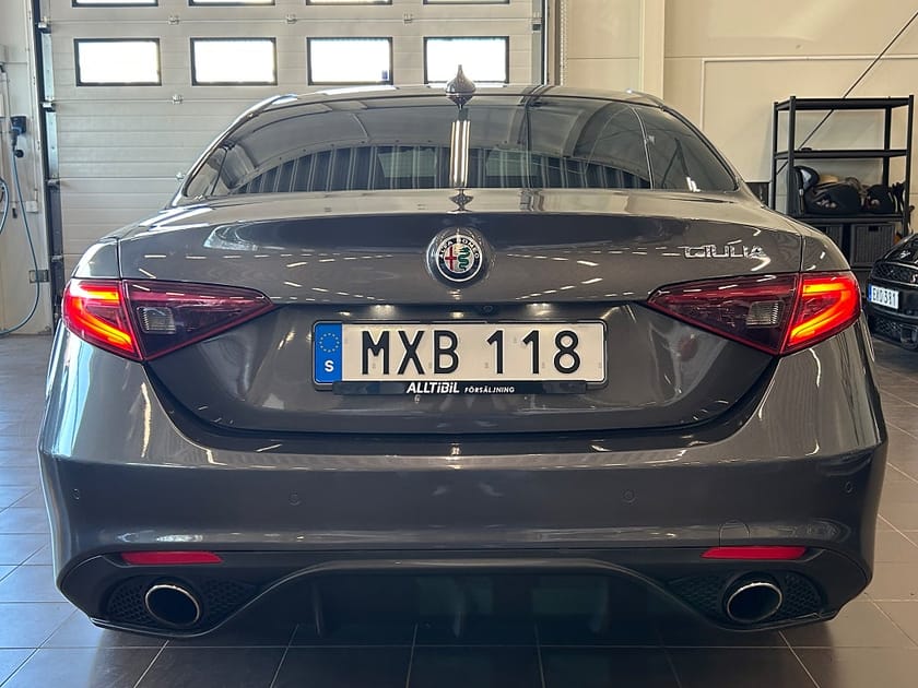 Bild 5 av Alfa Romeo Giulia Super 2.0 Turbo 19" Kamera/Keyless/Elstol/BLIS
