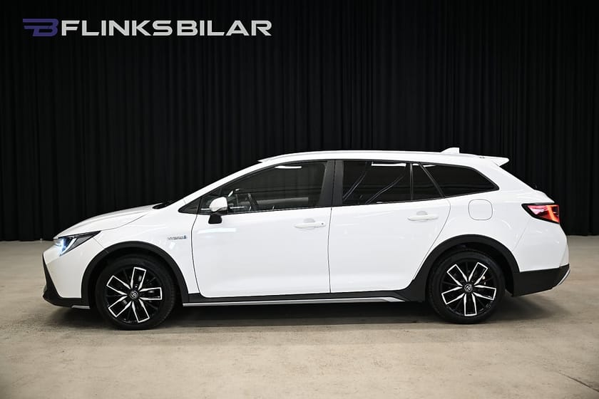 Bild 2 av Toyota Corolla TREK Hybrid 184HK Backkamera|M/K-Värmare|EnÄgare|Moms