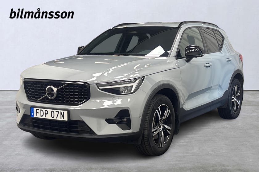 Bild 1 av Volvo XC40 B3 FWD Bensin Plus Dark