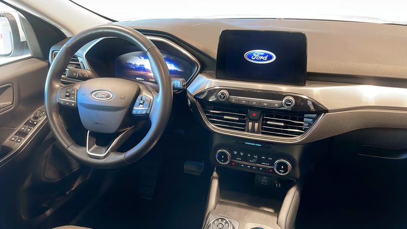 Bild 4 av Ford Kuga Plug-In Hybrid Titanium 225HK | Dragkrok