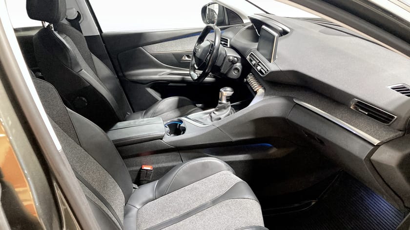 Bild 3 av Peugeot 3008 ALLURE 1,2 PureTech 130 Hk