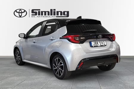 Toyota Yaris Hybrid 130 1,5 Style Bi-tone JBL / Vinterhjul