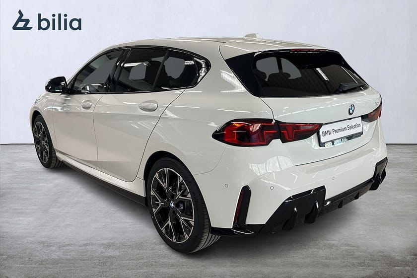 Bild 2 av BMW 120 M-Sport | DEMOBIL | Panorama | Rattvärme | Backkamera