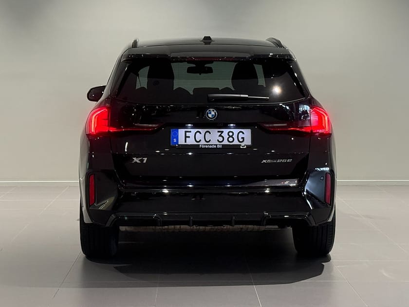 Bild 4 av BMW X1 xDrive25e M Sport Drag Drive/Park Assist 18" Sportstol