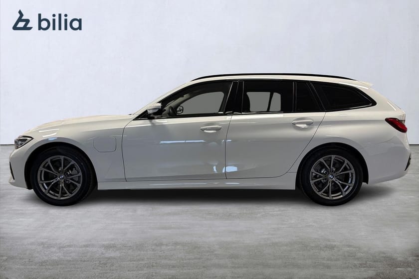 Bild 3 av BMW 330e Touring Sportline | Aktiv farth. | PDC | 17"