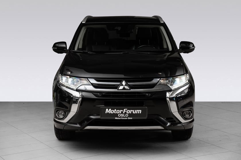 Bilde 3 av Mitsubishi Outlander PHEV 4x4|360° kamera | Adaptiv cruise | Skinn | Hengerfeste