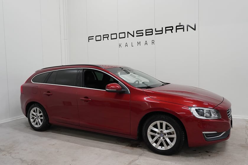 Bild 2 av Volvo V60 D4 190HK Momentum VOC D-värm Navi Drag Nybesiktad