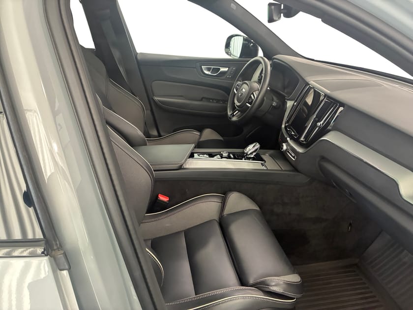 Bild 4 av Volvo XC60 Recharge T6 Plus Dark Edition.