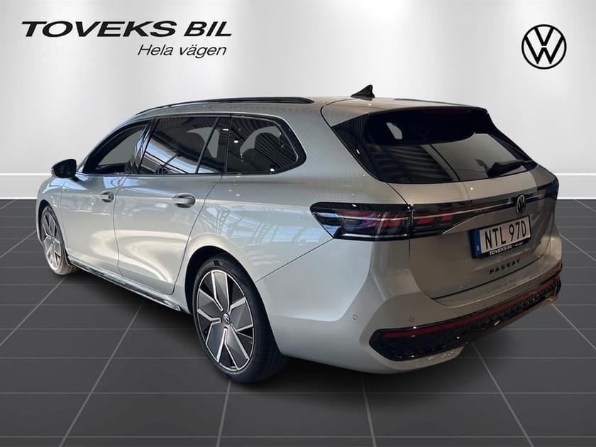 Bild 2 av Volkswagen Passat Sportscombi R-LINE 2.0 TDI 4MOTION  25.000KR EXTRA I INBYTESST