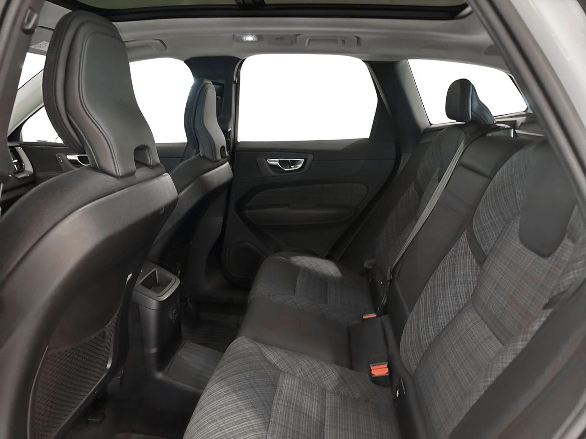 Volvo XC60 2023 - miniatyr 7