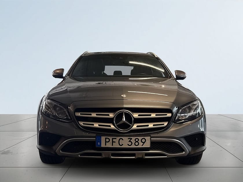 Bild 2 av Mercedes-Benz E 220 d 4MATIC All-Terrain Burmester/Drag/Kamera/MoK/Navi