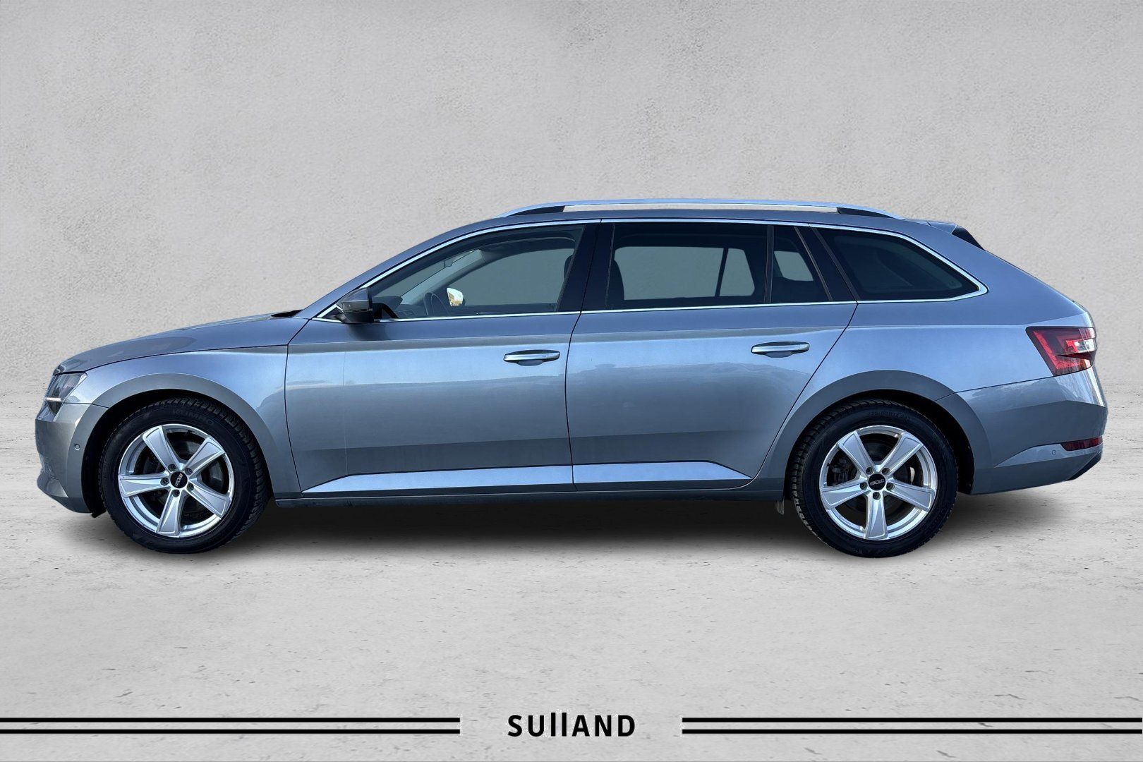 Thumnail bilde 1 av Škoda Superb Stasjonsvogn