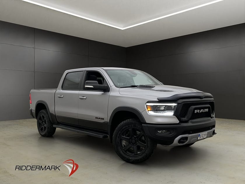 Bild 1 av RAM 1500 Crew Cab Dodge Rebel 5.7 4x4 Drag Luft Skinn H/K Pano Diff MOMS