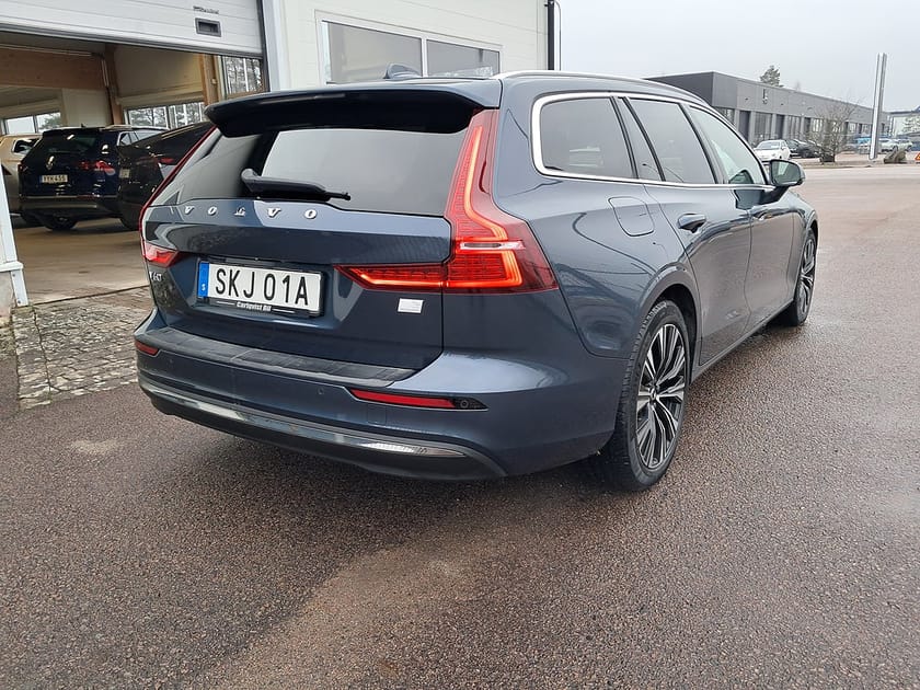 Bild 5 av Volvo V60 T6 Recharge Core Bright plug in AWD 350HK 4x4 Läder