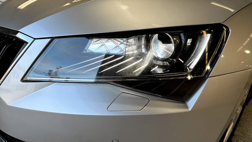 Bild 3 av Škoda Superb Kombi Style 2.0 TDI 190hk DSG 4X4 / Drag&Värmare