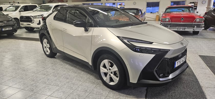 Bild 3 av Toyota C-HR PHEV 2.0 GR SPORT PREMIERE EDITION (LEASEBAR)