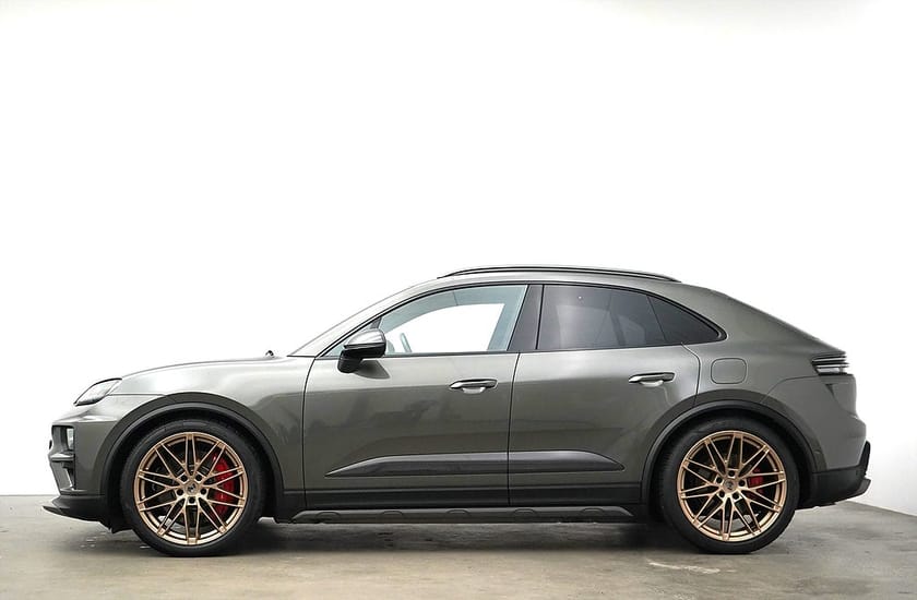 Bild 2 av Porsche Macan Turbo Electric / 585hk / Moms / Design / Matrix