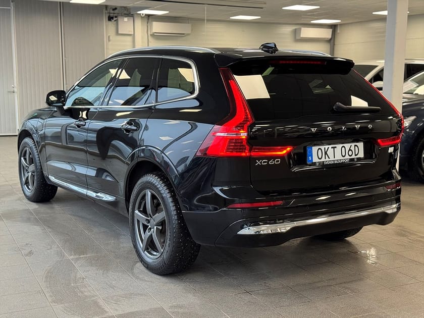 Bild 3 av Volvo XC60 Recharge T6 AWD MOMS Pano Drag Värm