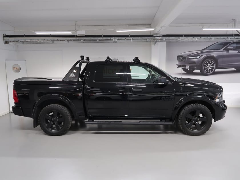 Bild 4 av RAM 1500 Crew Cab Dodge Classic 5.7 V8 HEMI 4x4 TorqueFlite V-Däck ing