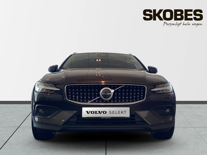 Bild 2 av Volvo V60 Cross Country B4 AWD Diesel Plus Dark, Momsbil, Läder, Elstolar