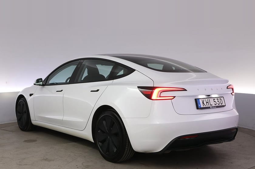 Bild 4 av Tesla Model 3 Standard Range Highland Autopilot Pano V-hjul