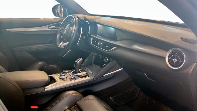 Bild 3 av Alfa Romeo Stelvio 2.0 Turbo Q4 280 HK PANO/ BACKAMERA/ HELLÄDER