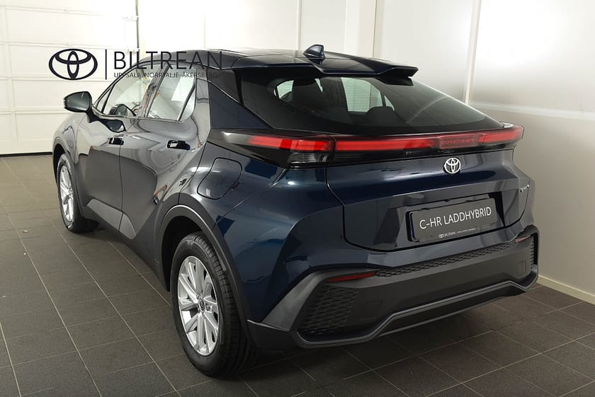 Bild 3 av Toyota C-HR PHEV LADDHYBRID + GRATIS VINTERHJUL (PRISSÄNKT 67.900 KR)