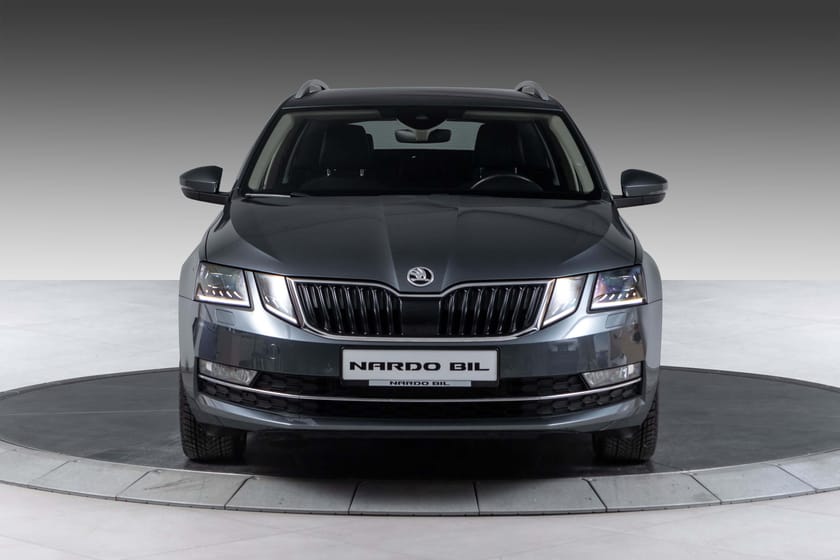 Bilde 2 av Škoda Octavia Stasjonsvogn – L&K, 4x4, Aut Gir, Krok