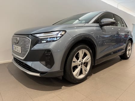 Audi Q4 45 e-tron quattro 195Kw ProLine / Dragkrok / Minnesstol / Backkamera / 10 000 tillbehör /