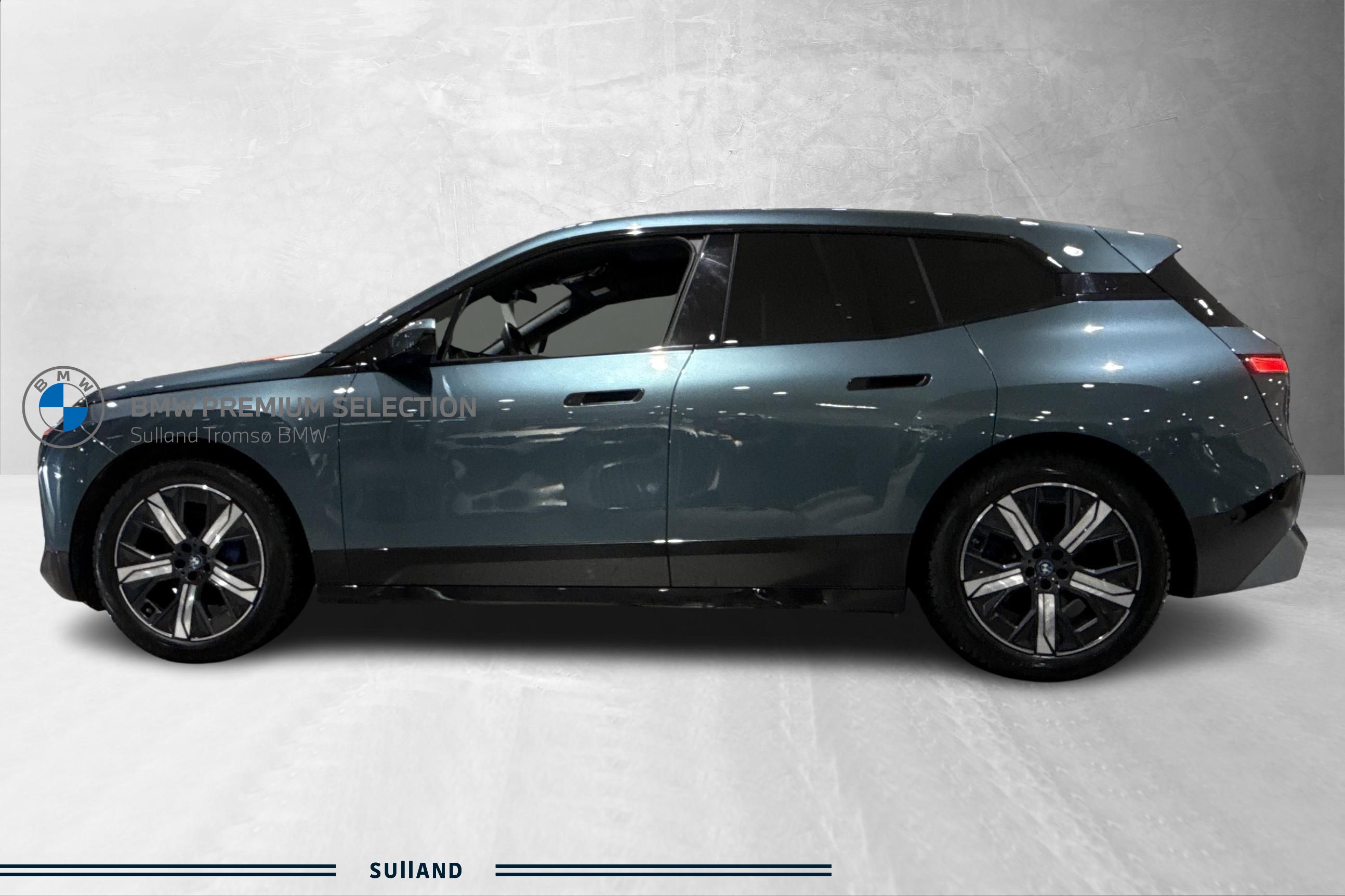 Thumnail bilde 1 av BMW iX xDrive40